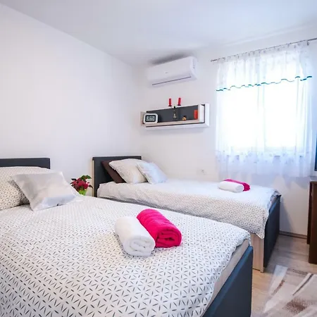 Sunrise Apartment *